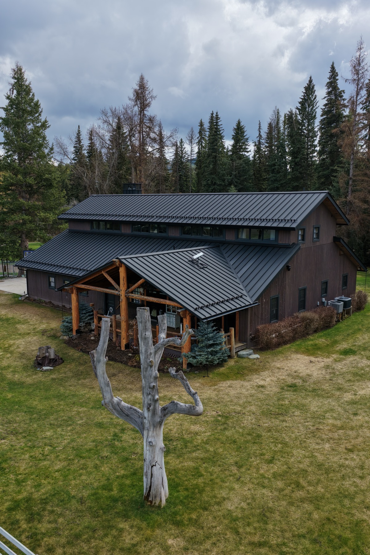 Full barndominium roof and wall system